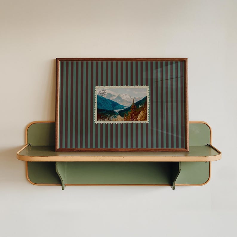 Retro randig väggkonst, vintage Kanada-tryck, randigt tryck, väggkonst i mitten av århundradet modern, väggkonst i vintagevykort, retro Banff-väggkonst Green & Brown