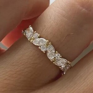 Obrączka z diamentami laboratoryjnymi szlifu Marquise i Round, obrączka ślubna z diamentami laboratoryjnymi DE/VS1, obrączka Half Eternity dla niej, pasująca/można układać w stosy