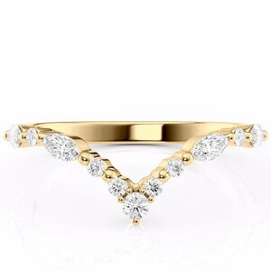 V-vormige trouwring met chevron, 0,50 TW marquise en ronde labgegroeide diamanten band, halve eeuwigheid stapelbare band, gebogen band, jubileumcadeau