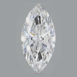 Może przedstawiać: Diament o szlifie markizy z błyszczącym, symetrycznym wzorem fasetowania. Wydłużony kształt i spiczaste końce tworzą charakterystyczny, przyciągający wzrok wygląd. Fasetki diamentu odbijają światło, tworząc iskrzący, przejrzysty efekt.