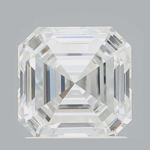 Może przedstawiać: Przezroczysty, kwadratowy kamień szlachetny o symetrycznym, wieloaspektowym wzorze. Fasetki kamienia odbijają światło, tworząc efekt blasku i iskrzenia. Kamień szlachetny jest umieszczony na neutralnym, szarym tle.