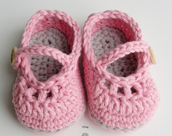 CROCHET PATTERN | Mary Jane Baby Shoes, Slippers, Booties | Sizes 0– 12 Months