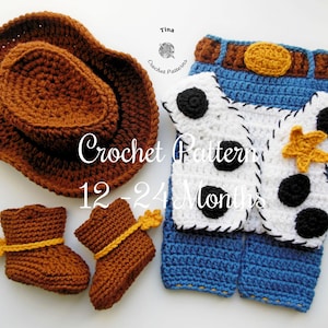 Può includere: Un completo da cowboy all'uncinetto per neonati, composto da un cappello marrone, stivali e pantaloni blu con un gilet bianco con pois neri e una stella gialla. Il testo "Crochet Patterns 12-24 Months" è visibile.