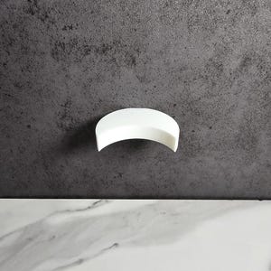 Crescent Moon Jumping Spider Ledge/shelf, magnetic