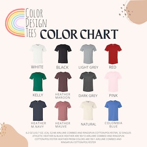 Puede incluir: Carta de colores que muestra diferentes colores de camisetas, incluyendo blanco, negro, gris claro, rojo, verde kelly, marr&oacute;n jaspeado, gris oscuro, rosa, azul marino jaspeado, malva jaspeado, natural y azul Colombia. La carta incluye los detalles del tejido: 4,2 oz (US) 7 oz. (CA), 52/48 airlume peinado y hilado en anillo algod&oacute;n/poli&eacute;ster, 32 sencillos. El jaspeado atl&eacute;tico y el jaspeado negro son 90/10 airlume peinado y hilado en anillo algod&oacute;n/poli&eacute;ster. Los colores jaspeado prisma son 99/1 airlume peinado y hilado en anillo algod&oacute;n/poli&eacute;ster.