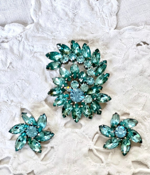 Vintage Aqua Blue Rhinestone Brooch & Clip-on Earr