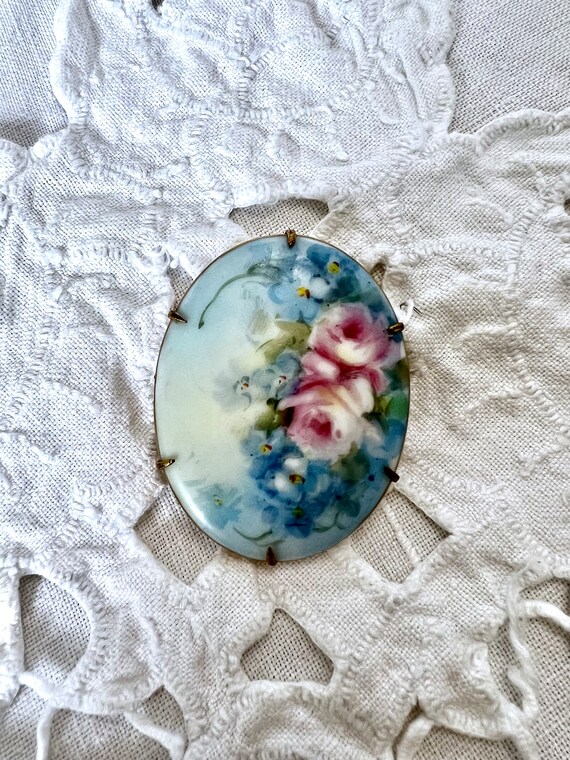 Antique Victorian Hand Painted Brooch