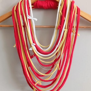 Boho Multi-Strand Schal Halskette – Statement Stoff Halskette mit Kette – Einzigartiges handgemachtes Fashion Geschenk – Nachhaltiges Accessoire