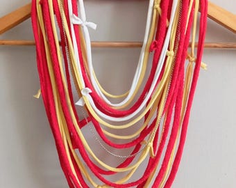 Boho meerstrengige sjaalketting: gerecycled katoen en ketting