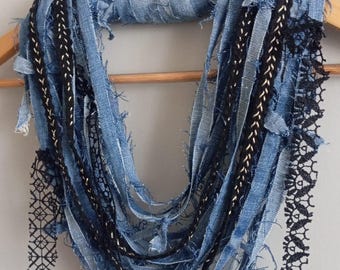 Collar de bufanda vaquera: estilo bohemio carnavalero reciclado