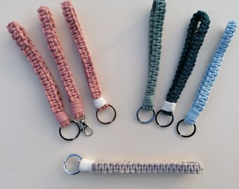 Macrame keychain | 3 ring types | optional reflective thread | cute keychain | key fob strap | handcrafted macrame | key holed wristlet