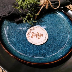 Tarjeta de nombre personalizada, decoración de mesa para bodas y fiestas cortada con láser, etiqueta de madera personalizada, cumpleaños, tarjeta de nombre para baby shower, despedida de soltera n.° 32b