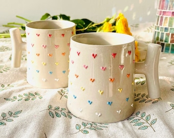 Adorables tasses en céramique faites main coeur arc-en-ciel pour égayer votre journée, tasse en poterie personnalisée aux couleurs douces pour des moments réconfortants