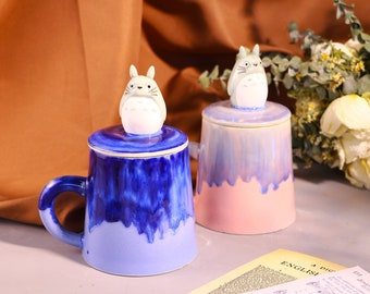 Mignonne tasse personnage avec couvercle, céramique anime faite main, cadeau unique de la Saint-Valentin, mon voisin T, tasse en poterie personnalisée pour amateurs de café