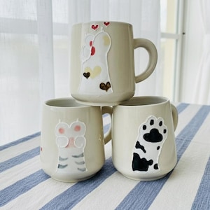 Handmade Ceramic Cat Paw Mug - Hand-Painted Cute Cat Designs - Customizable Drinkware for Cat Lovers