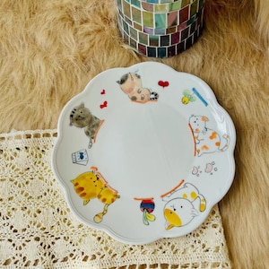 Handmade Ceramic Tray with Cute Cartoon Cats – Personalized Pottery Dinnerware, Adorable Serving Tray for Cat Lovers, Kitchen Decor