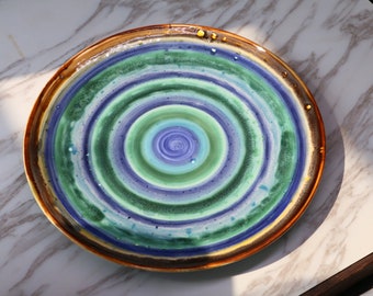 Piatto in ceramica fatto a mano - Motivo a vortice colorato