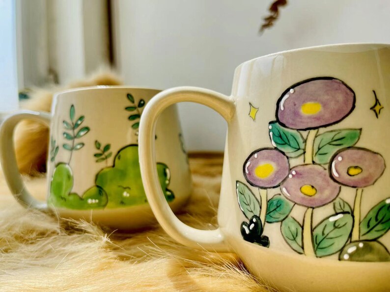 Customizable ceramic mug with bush and leaf pattern