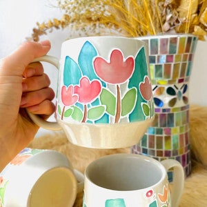 Keramisk mugg med handmålat blommönster – Konstnärlig kaffekopp Pink