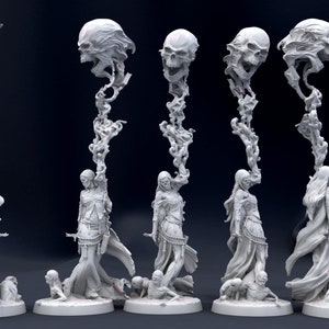 Empress of the Dead Weiblicher Lich (2 Poses) 25 mm Basis | Miniatur für Table Top Spiele | Harz 3D Gedrucktes Modell | Dungeons & Dragons