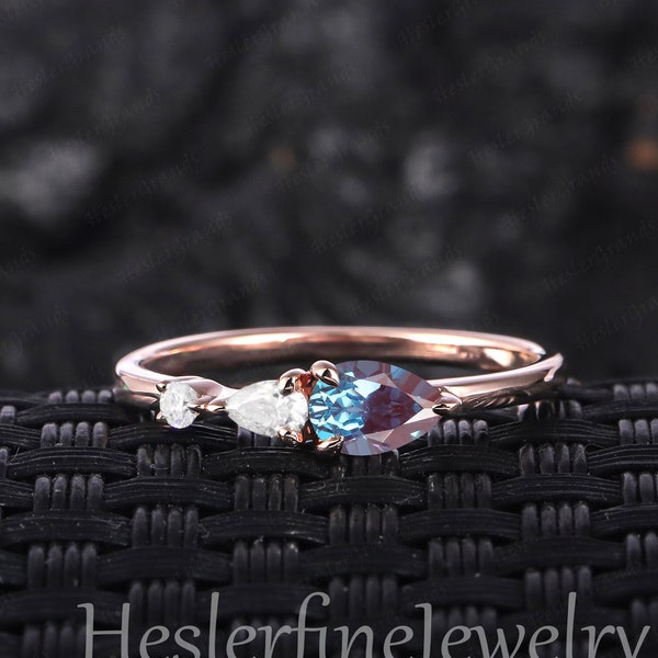 Vintage 3 Stone Color-Change Alexandrite Ring Engagement Ring Pear Shaped Gems Rose gold Unique Art Deco Wedding Bridal Ring Promise Ring