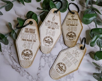 Llavero de madera grabado con láser para motel / Llavero de hotel estilo vintage