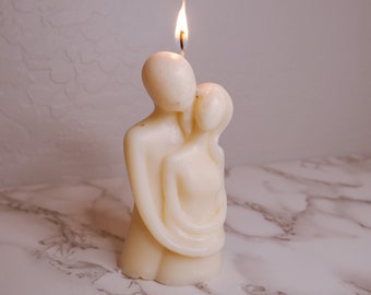 Vela de soja con forma de pareja abrazada / Vela figurativa, hechizo de amor