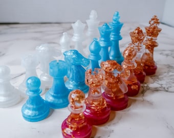 Chess/Checkers Pieces | Resin Chess board pieces | Resin checkers pieces | Simple Chess Pieces | Minimalistic Chess Pieces