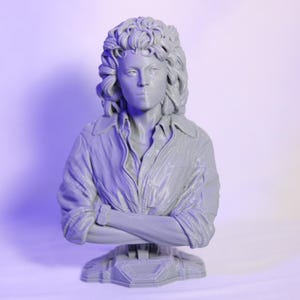 Ellen Ripley Bust Aliens Movie Collectible Sci-Fi Figure Iconic Character Display Perfect Gift for Alien Franchise Fans and Movie Lovers