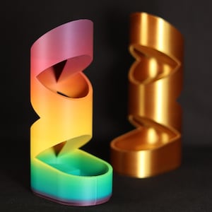 Spiraalvormige dobbelsteentoren Hoogwaardig gamingaccessoire RPG-dobbelsteenroller Perfect cadeau voor tafelgamers Uniek verzamelobject dobbelstenentoren