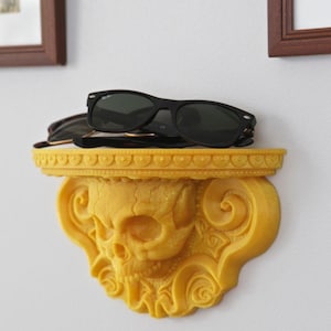Cranio Mini Shelf Unique Skull Wall Decor Gothic Floating Shelf Perfect for Small Items Spooky Home Accent for Halloween or Everyday Use