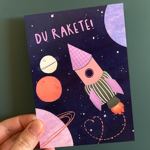 Weltraum Postkarte „Du Rakete!“ | Lustige Geburtstagskarte | Raketen Karte | Geschenk für Weltraumfans | Kinder Geburtstag | A6