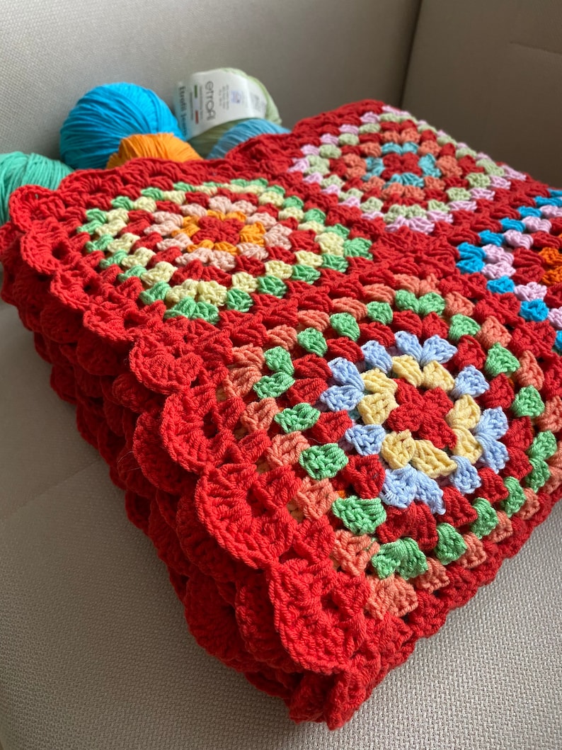 Couverture en patchwork fait main modèle afghan Grannysquare, couverture tv image 4