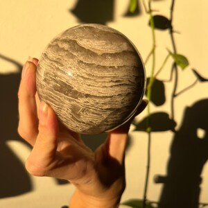 Large thousand layer quartz sphere