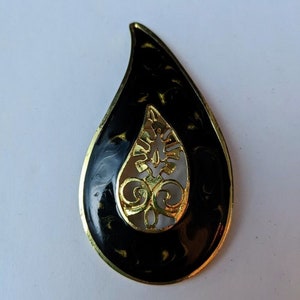 Vintage costume Newpro brooch