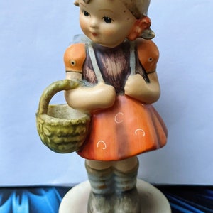 Goebel "Helper girl" hummel '60-'72