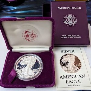 1988 American Eagle 1oz silver bullion coin