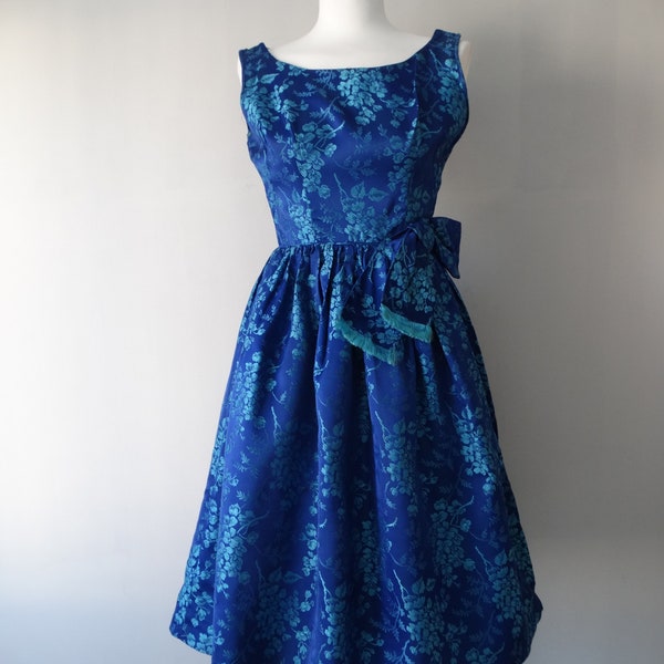 robe vintage Victor Josselyn des années 50