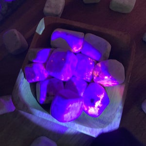 Hackmanite Tumbled | Rare Color Changing Stone | Exceptionally Rare | TENEBRESCENT | Collector’s Stone
