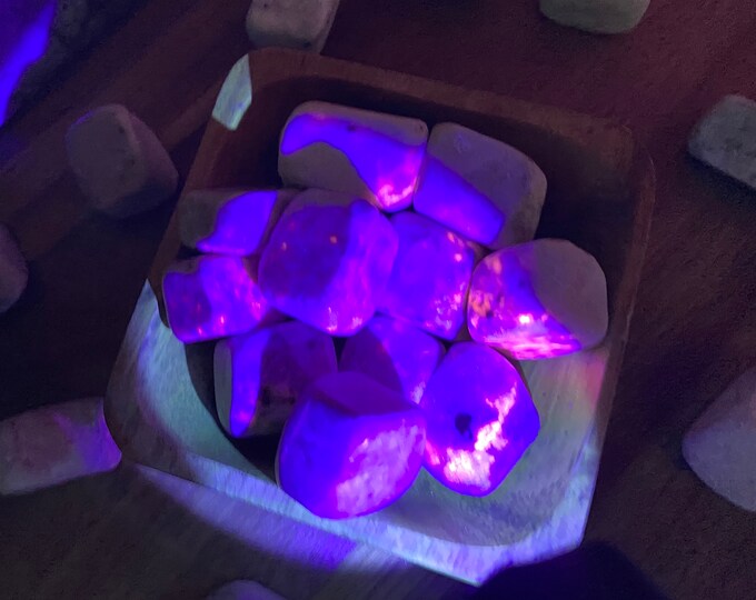 Hackmanite Tumbled | Rare Color Changing Stone | Exceptionally Rare ...