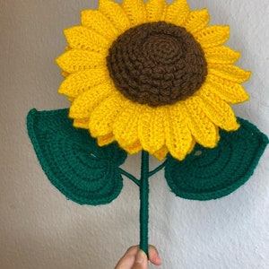 Sunflower bouquet crocheted sunflower image 2