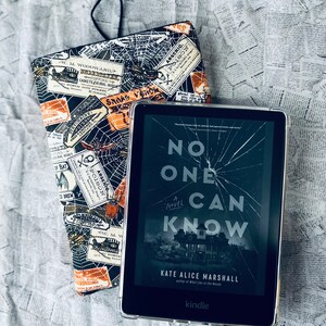 Snake Venom Book & Kindle Sleeve | iPad | eReader | Bookish | Paperwhite Oasis | Padded Case | Button Zipper | Books