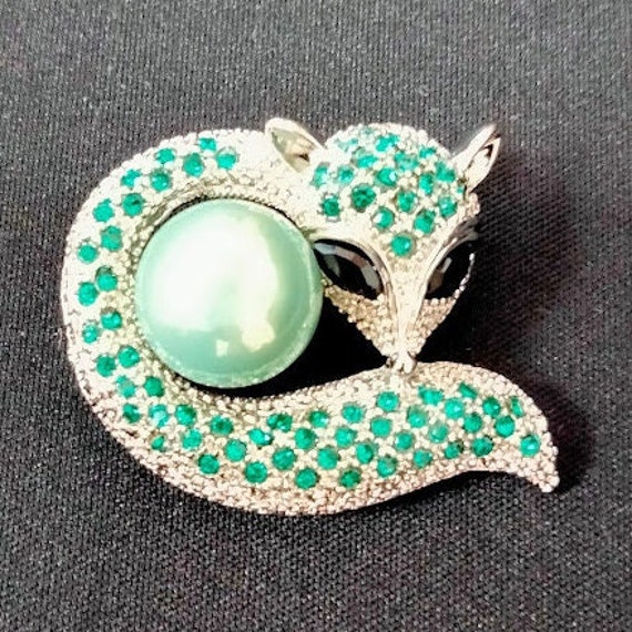 Green Emerald fox brooch - image 1