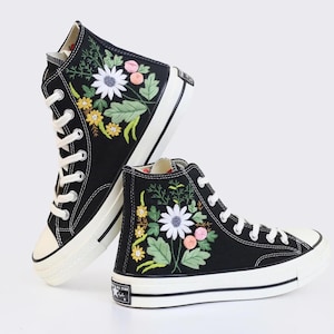 Embroidered Converse, Flower Embroidered Sneakers, Converse High Tops Embroidered Flower, Gift for her, Personalized Wedding Date and Name