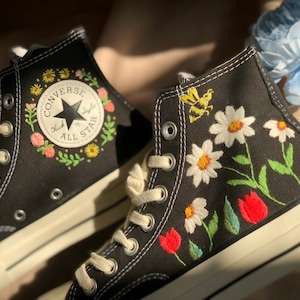 Daisy embroidered sneakers, Converse Chuck Taylor 1970s Embroidered Flower, Personalized Wedding Name and Date, Unique Gifts For Her