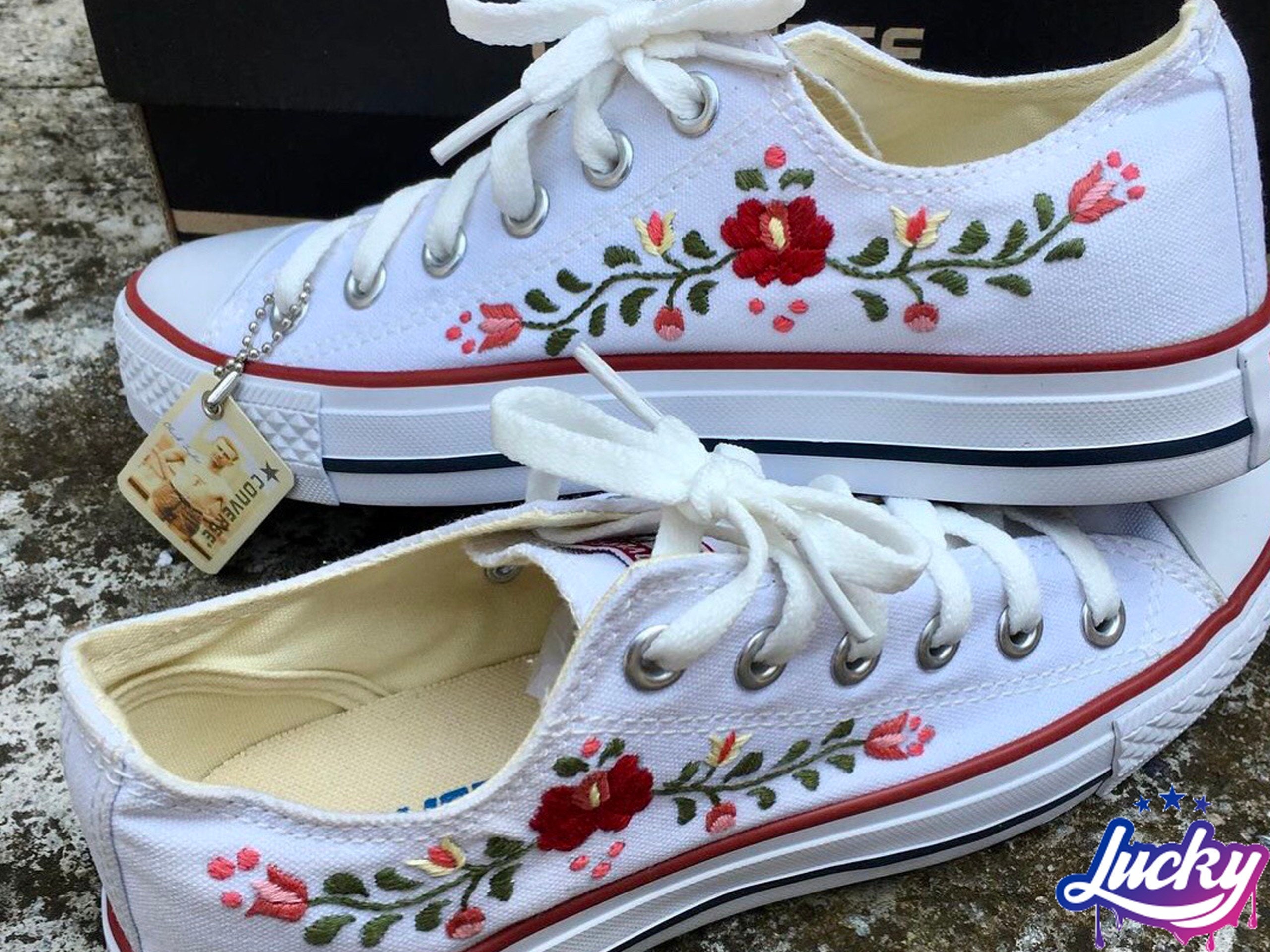 Converse Custom Embroidered Flower Embroidery - Etsy Sweden