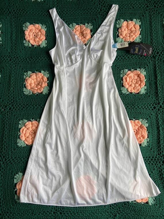 Vintage NWT 90s vanity fair romantic nightgown
