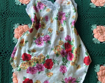 Vintage 90s Y2K Gold label white floral night dress size small