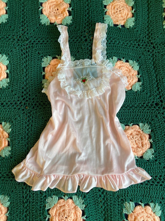 1970s vintage pink coquette embroidered lace babyd
