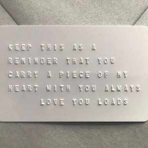 Einzigartige nicht personalisierte Brieftasche Einlegekarte Herz Liebe Nachricht Nachhaltige Kunststoff Brieftasche Karte Letterpress Geprägte Brieftasche Andenken Valentinstag